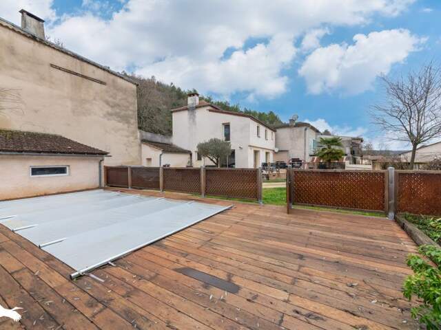 Maison 6 pièces 153 m² à Albas — photo du bien