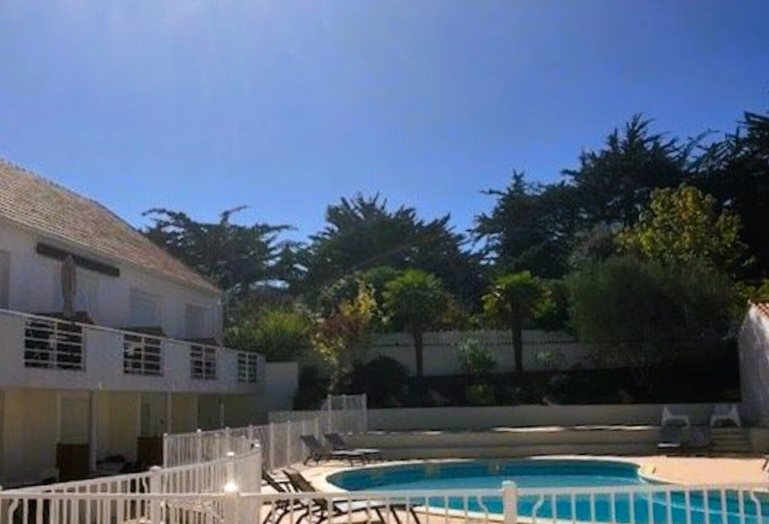 TYPE 2 avec parking et piscine — photo 1