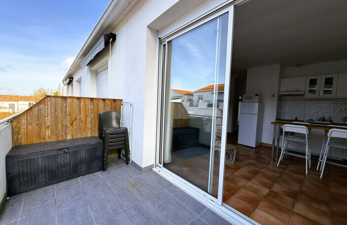 TYPE 2 avec parking et piscine — photo 3