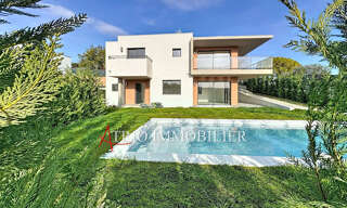 Maison 5 Pièces 155 m² à vendre à Cagnes-sur-Mer (06800)