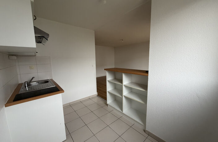 Appartement 2 pièces de 45m2 au RDC entièrement rénové avec — photo 3