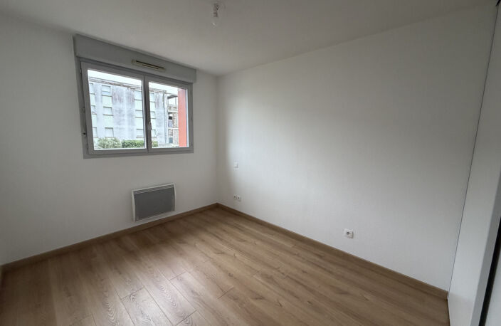 Appartement 2 pièces de 45m2 au RDC entièrement rénové avec — photo 4
