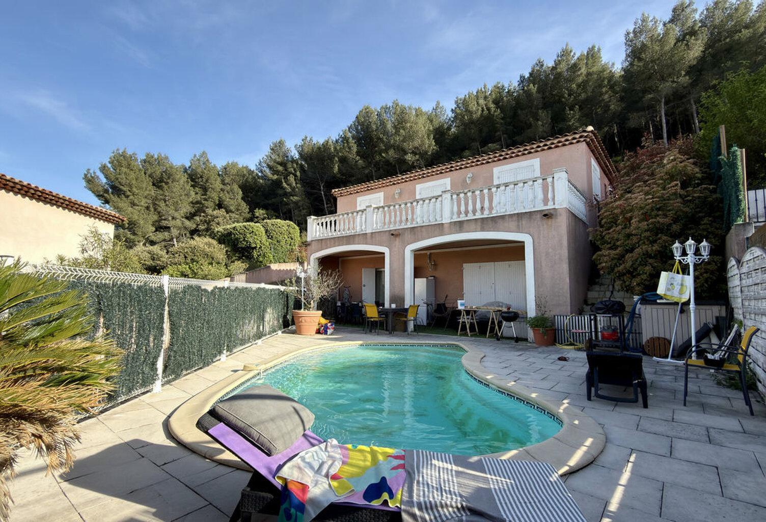 LA PENNE SUR HUVEAUNE, MAISON EN DOUBLE HABITATION DE 155M² — photo 1