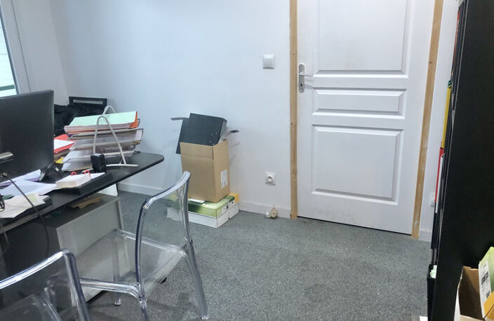 Local/bureau à louer GEMENOS (13) — photo 4