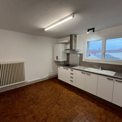 Appartement 4 pièces 860 €