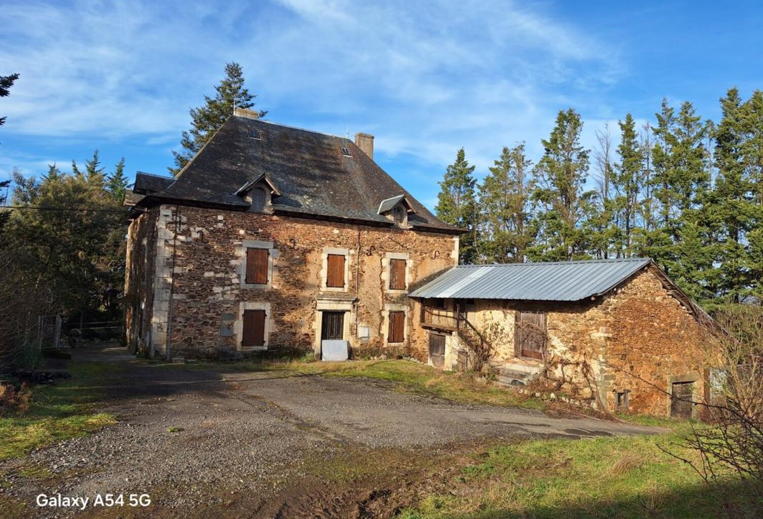 Maison bâtiments terres — photo 1