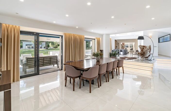 VILLA DE PRESTIGE - DOMAINE SÉCURISÉ VALBONNE - — photo 4