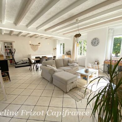 Appartement 4 pièces 140000 €