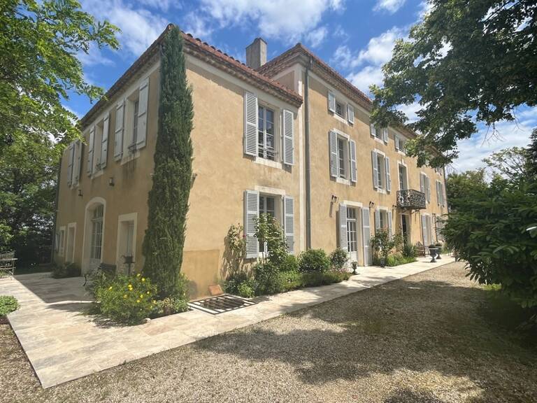 Dpt  (32) : ELEGANT CHATEAU XIX, sans travaux, bases médievales avec douves, piscine, sur 9100m2 jardin clos — photo 1
