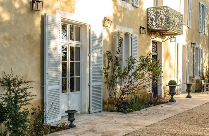 Dpt  (32) : ELEGANT CHATEAU XIX, sans travaux, bases médievales avec douves, piscine, sur 9100m2 jardin clos — photo 4