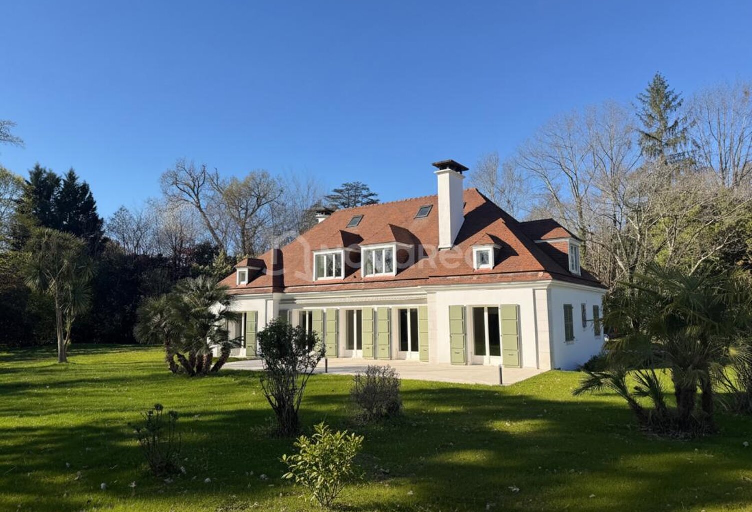 Villa 8 pièces — photo 1