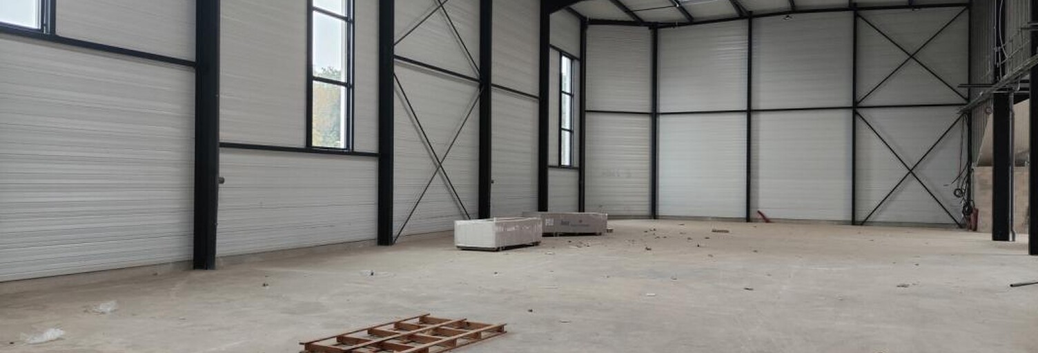 Local industriel  371 m² à louer à Chalifert (77144)