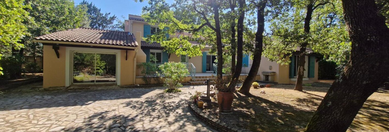 Maison 6 Pièces 202 m² à vendre à Rochefort-du-Gard (30650)