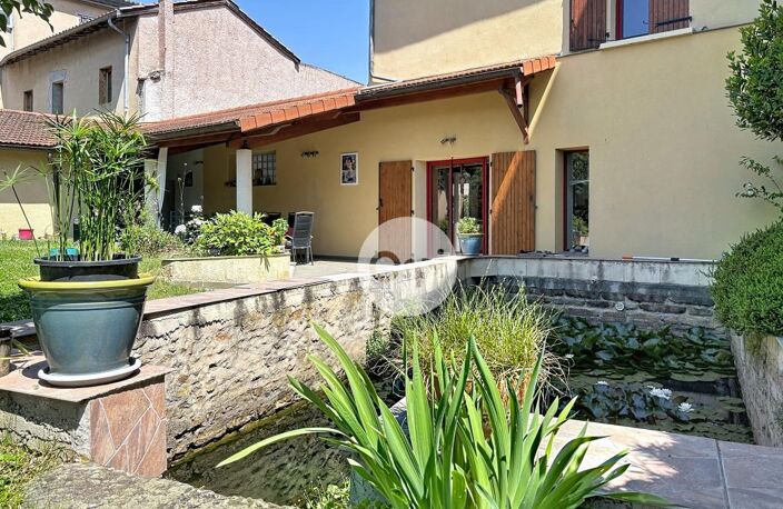 Maison de 180m² avec véranda, abri voiture, terrasses et jardins — photo 3