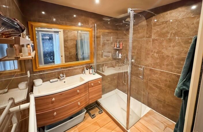 BEAU 3 PIECES 80m² avec piscine et garage inclus — photo 4