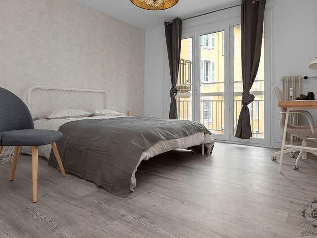 CHAMBÉRY - Chambre meublée 13.63 m2 en colocation + balcon avec communs — photo du bien