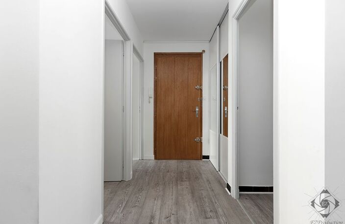 CHAMBÉRY - Chambre meublée 13.63 m2 en colocation + balcon avec communs — photo 4