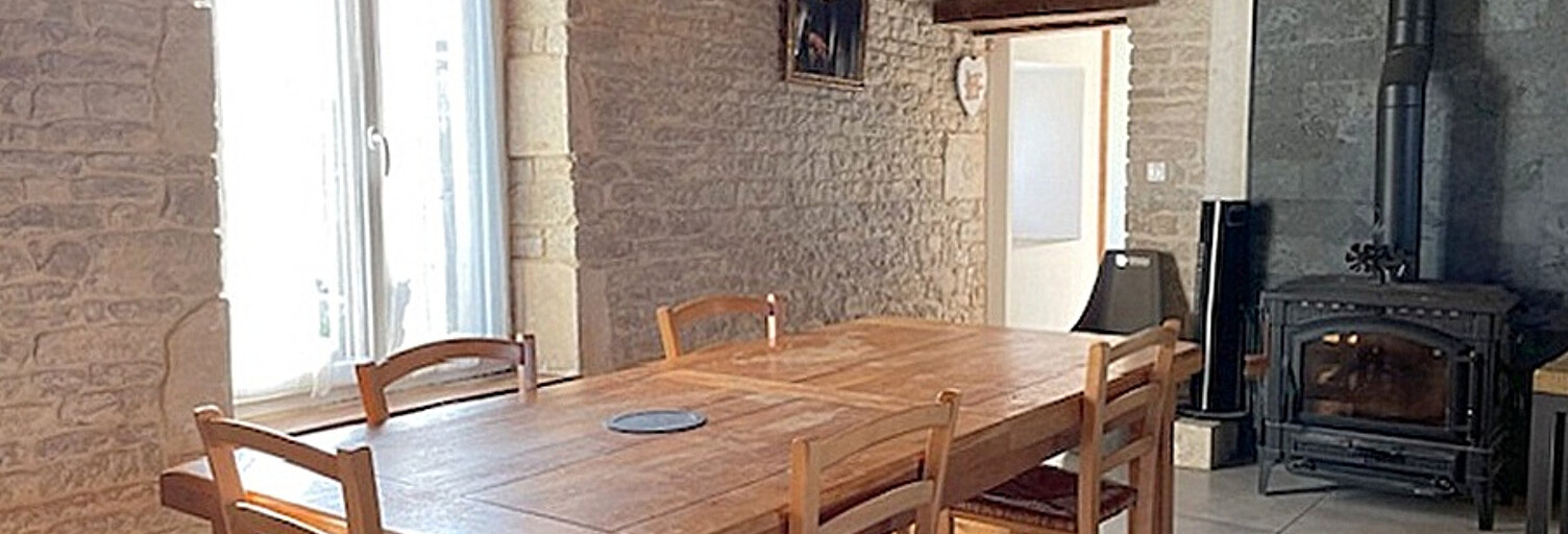 Maison 7 Pièces 193 m² à vendre à Saint-Jean-de-Liversay (17170)