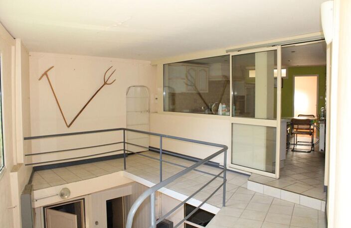 Maison avec local et terrasse — photo 2