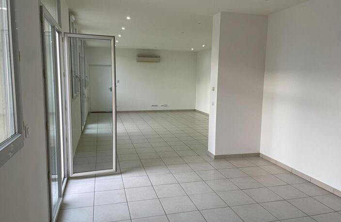 Appartement  de 118 m²  proche commerces  - terrasse de 60 m2 — photo 2