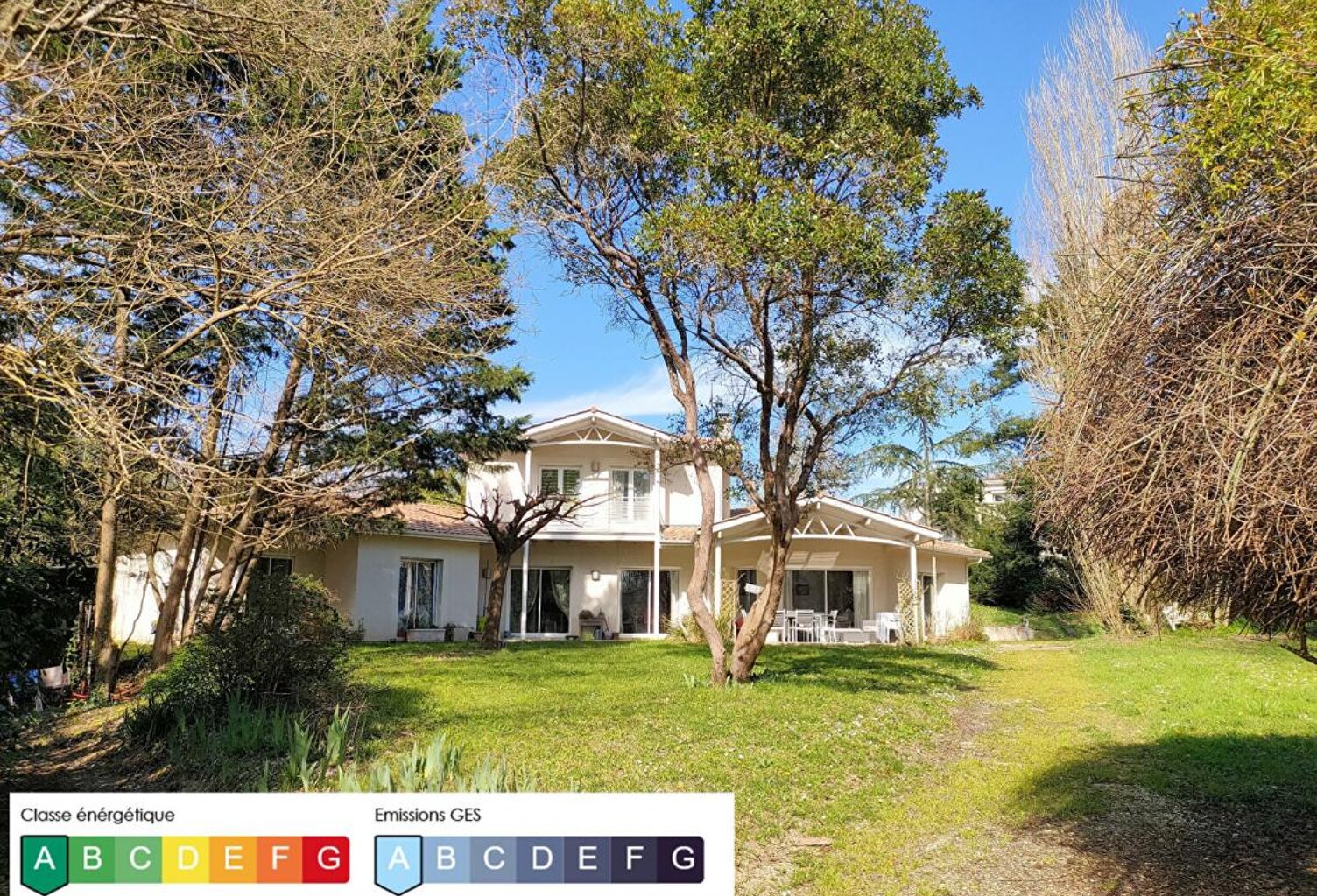 MAISON "ÉCONOME " - 240 m² - 8 PIECES - GARAGE DOUBLE - TERRAIN  3574 m² — photo 1