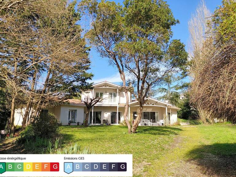 MAISON "ÉCONOME " - 240 m² - 8 PIECES - GARAGE DOUBLE - TERRAIN  3574 m² — photo 1