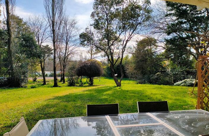 MAISON "ÉCONOME " - 240 m² - 8 PIECES - GARAGE DOUBLE - TERRAIN  3574 m² — photo 5