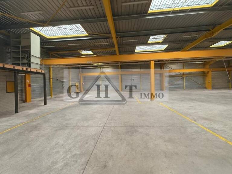 A LOUER A LA VILLE DU BOIS UN ENTREPOT DE 1 240 M2 — photo 1