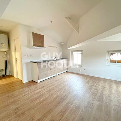 Appartement 1 pièces 330 €