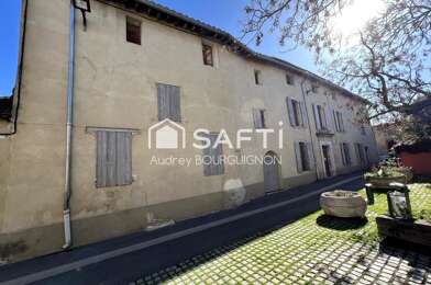 Appartement 14 pièces 369000 €