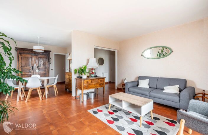 Appartement T4 – Dernier étage – Vue dégagée – Parc arboré — photo 4