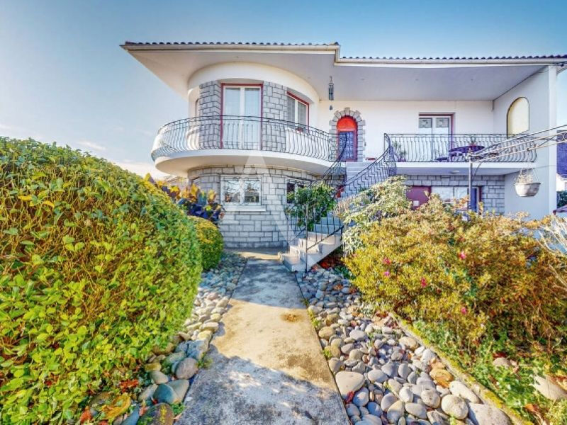 Villa / Maison  T9 à vendre Billère 64140