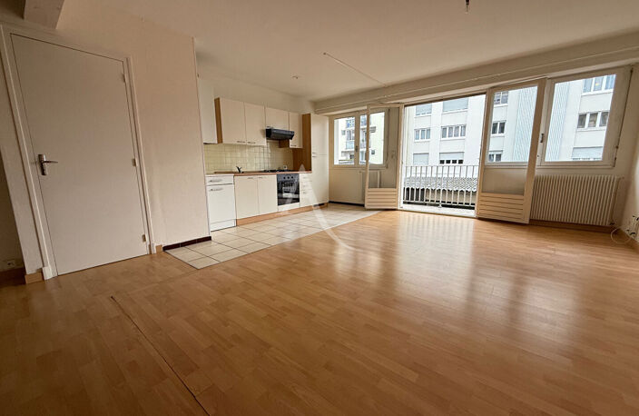 Centre ville Appartement T2 duplex et 2 balcons — photo 2