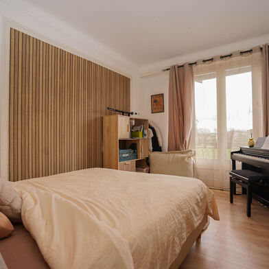 Immeuble  308600 €