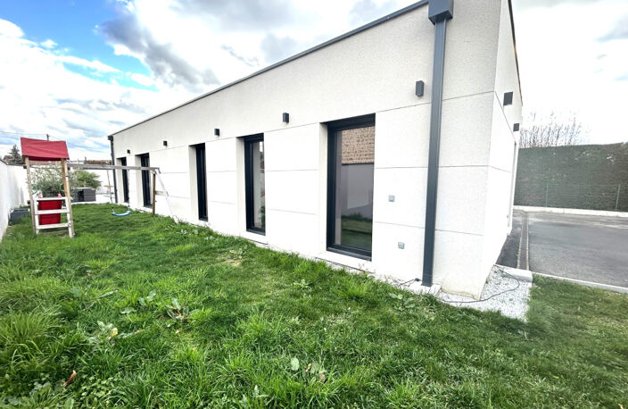 SAINT-JUST-SAINT-RAMBERT VILLA NEUVE TOIT PLAT — photo 2