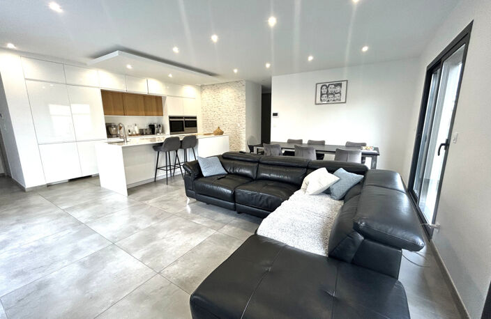 SAINT-JUST-SAINT-RAMBERT VILLA NEUVE TOIT PLAT — photo 3