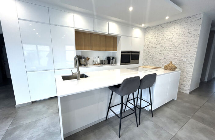 SAINT-JUST-SAINT-RAMBERT VILLA NEUVE TOIT PLAT — photo 4