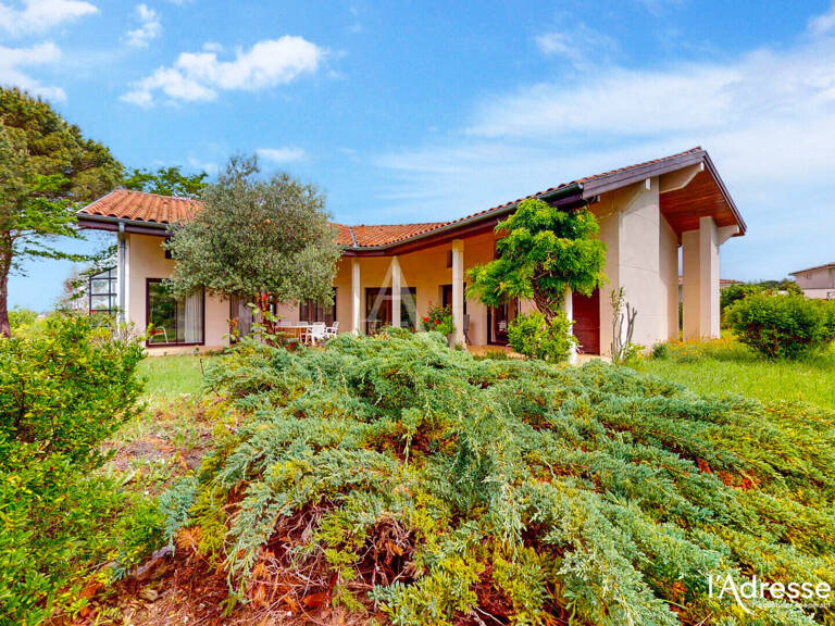Maison Vigoulet Auzil 6 pièce(s) 211.46 m2 — photo 1