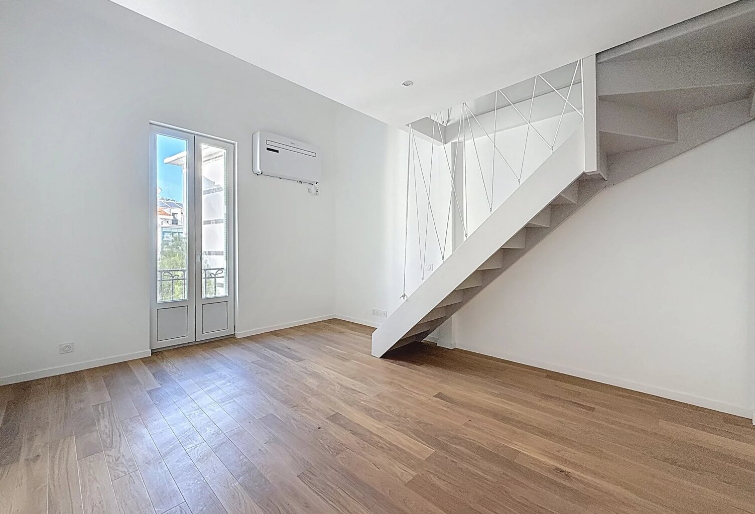 F2 NICE - LIBÉRATION - RÉNOVÉ — photo 1
