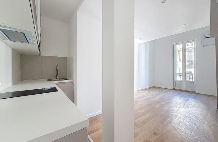 F2 NICE - LIBÉRATION - RÉNOVÉ — photo 3