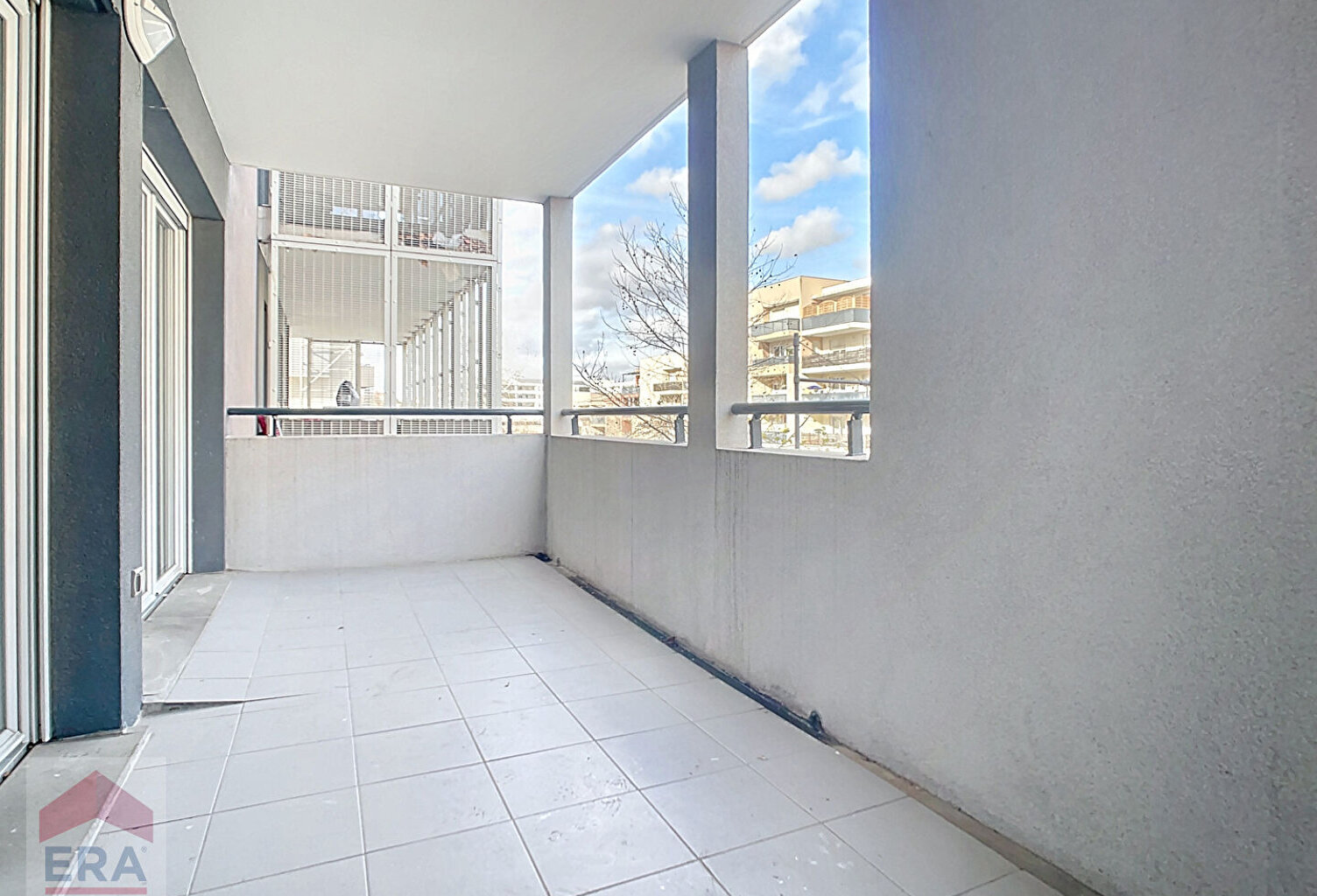 A louer appartement type 2 Marseille 13014 Le Merlan terrasse parking — photo 1