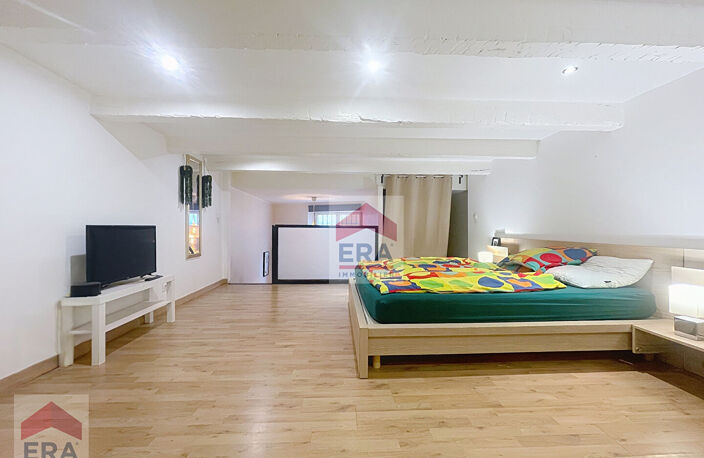 A VENDRE MARSEILLE 13002 REPUBLIQUE JOLIETTE LOCAL COMMERCIAL APPARTEMENT T2 — photo 3