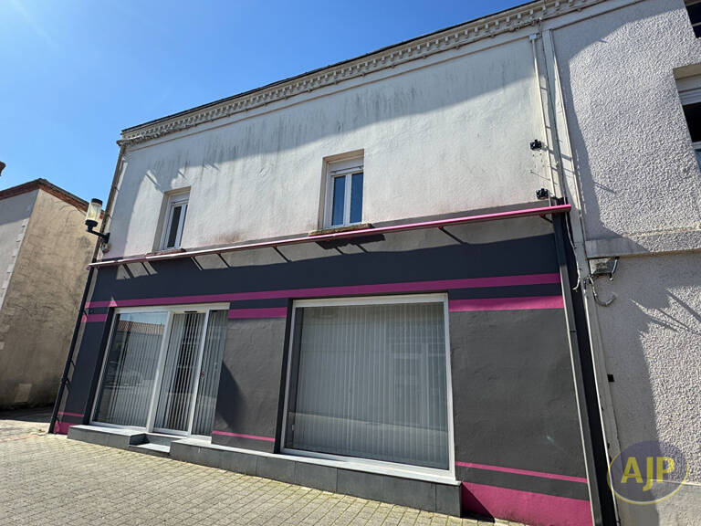 Local commercial Vieillevigne 40 m² — photo 1