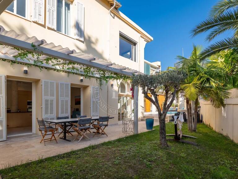 Villa familiale avec piscine au coeur de Beaulieu sur mer — photo 1