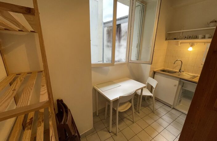 STUDIO MEUBLE VIEUX TOURS - PLACE CHATEAUNEUF — photo 5