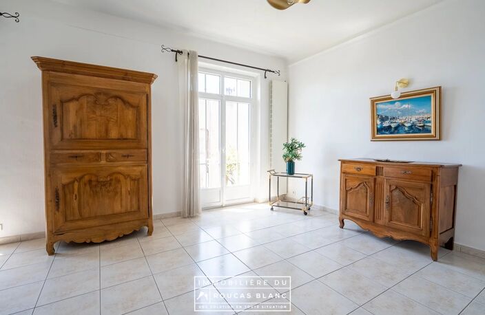 110 m2 - EXTERIEUR - CARRE D'OR - TRAVERSANT — photo 2
