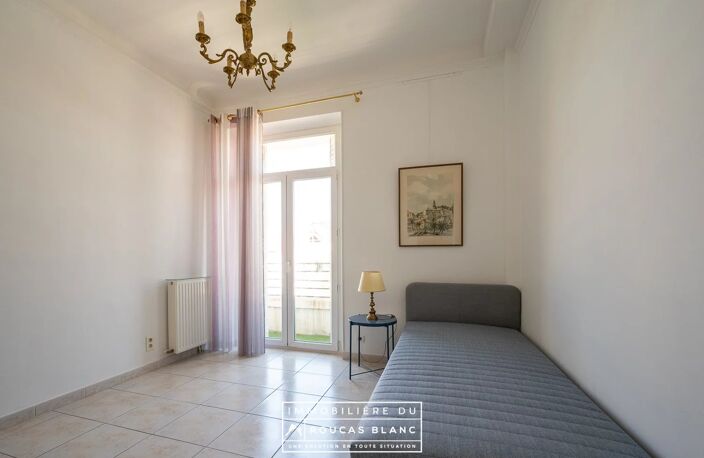 110 m2 - EXTERIEUR - CARRE D'OR - TRAVERSANT — photo 5