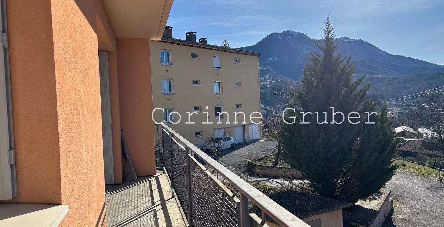 EXCLUSIVITÉ - DIGNE-LES-BAINS TYPE 4 DE 63 M² AVEC BALCON, CAVE ET PARKING — photo 1