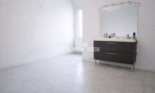 Immeuble  178 m² à vendre à Cabasse (83340)