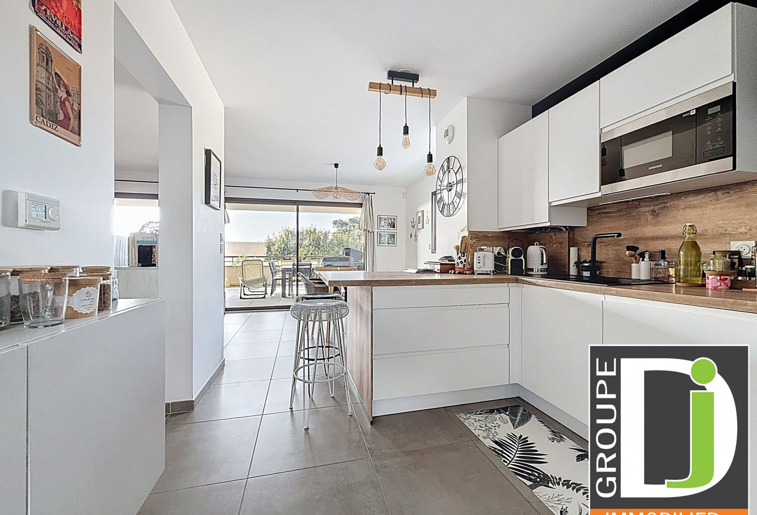 Appartement standing en rez-de-jardin, parking, garage — photo 1